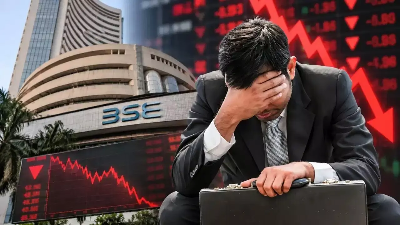 Stock Market: స్టాక్ మార్కెట్లో భారీ పతనం.. వరుసగా రెండో రోజు కుప్పకూలిన సెన్సెక్స్, నిఫ్టి సూచీలు Stock Market: స్టాక్ మార్కెట్లో భారీ పతనం.. వరుసగా రెండో రోజు కుప్పకూలిన సెన్సెక్స్, నిఫ్టి సూచీలు