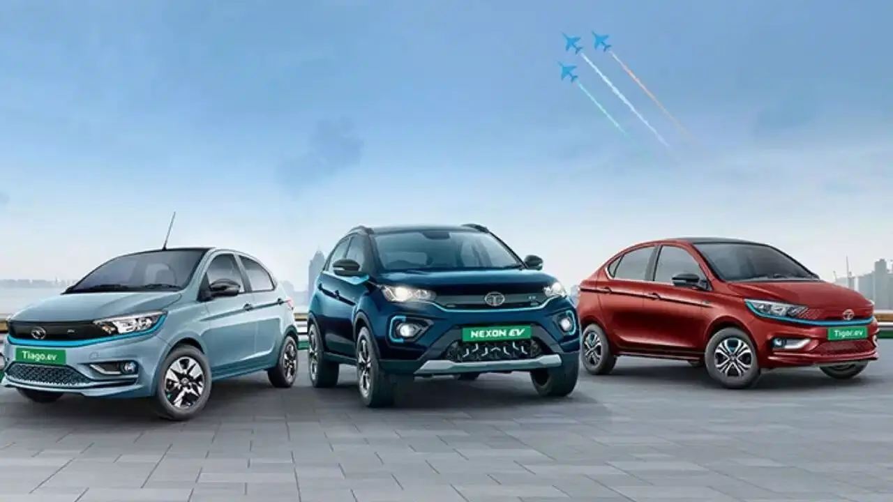 Tata EV: బ్యాటరీని కొనుగోలు చేయాల్సిన పనిలేదు.. సగం ధరకే టాటా ఈవీ కార్లు Tata EV: బ్యాటరీని కొనుగోలు చేయాల్సిన పనిలేదు.. సగం ధరకే టాటా ఈవీ కార్లు