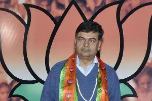 Former Home Secretary R.K. Singh: సీఈసీ జ్ఞానేశ్ కుమార్పై మాజీ హోం సెక్రటరీ ఆర్కే సింగ్ ఆరోపణలు.. ఎస్ఐఆర్లో చట్టవిరుద్ధాలు జరిగాయంటూ విమర్శలు Former Home Secretary R.K. Singh: సీఈసీ జ్ఞానేశ్ కుమార్పై మాజీ హోం సెక్రటరీ ఆర్కే సింగ్ ఆరోపణలు.. ఎస్ఐఆర్లో చట్టవిరుద్ధాలు జరిగాయంటూ విమర్శలు