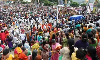 Tirumala VIP Break Darshan: అక్టోబర్ 1, 5 తేదీల్లో తిరుమలలో బ్రేక్ దర్శనాలు రద్దు Tirumala VIP Break Darshan: అక్టోబర్ 1, 5 తేదీల్లో తిరుమలలో బ్రేక్ దర్శనాలు రద్దు