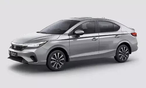 Honda: 27కిమీ మైలేజ్ ఇచ్చిన 31 రోజుల్లో కేవలం 30 మందే ఈ కారును కొన్నారు Honda: 27కిమీ మైలేజ్ ఇచ్చిన 31 రోజుల్లో కేవలం 30 మందే ఈ కారును కొన్నారు