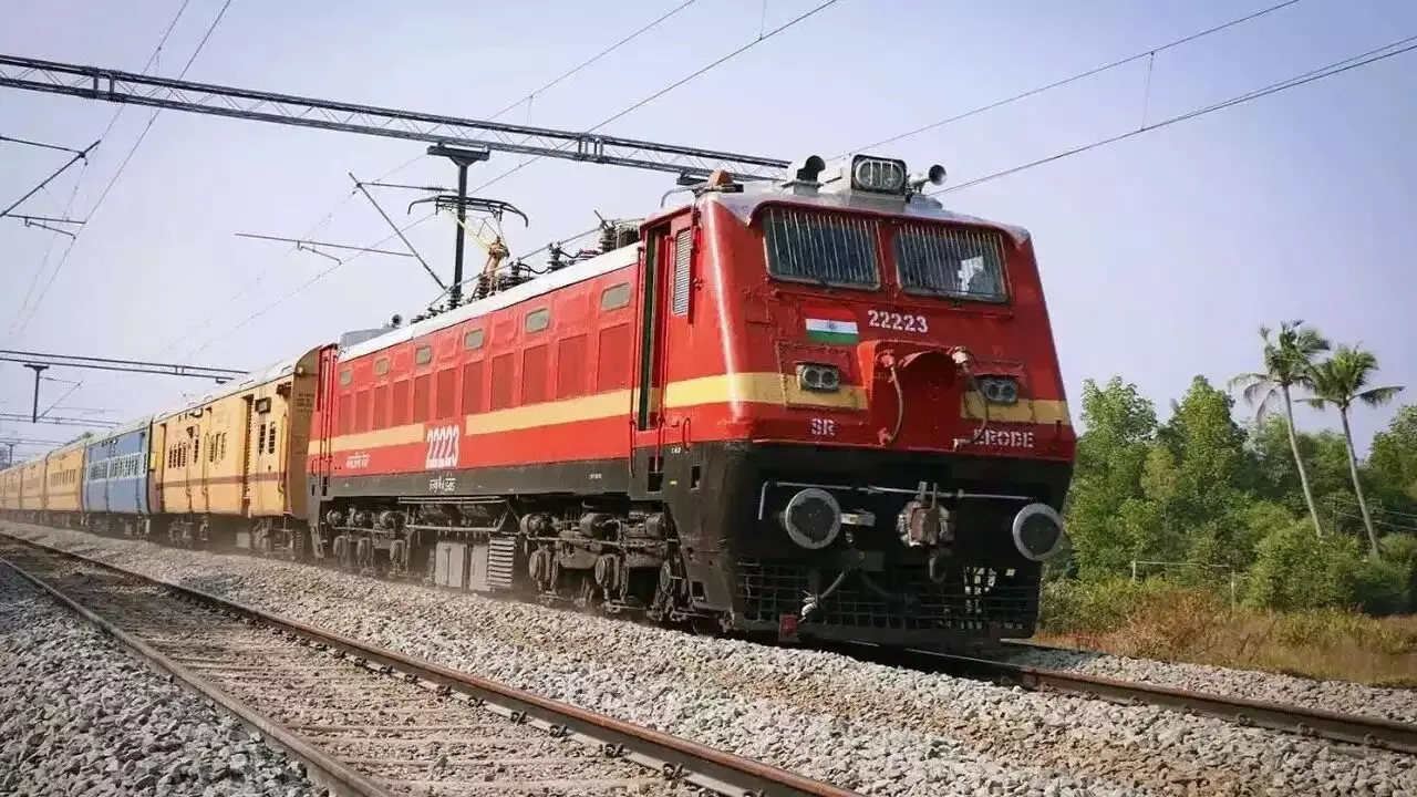 Indian Railways: అక్టోబర్ 1 నుంచి రైల్వే కొత్త రూల్స్: ఒరిజినల్ ఐడీ కార్డు లేకపోతే జరిమానా ఖాయం Indian Railways: అక్టోబర్ 1 నుంచి రైల్వే కొత్త రూల్స్: ఒరిజినల్ ఐడీ కార్డు లేకపోతే జరిమానా ఖాయం