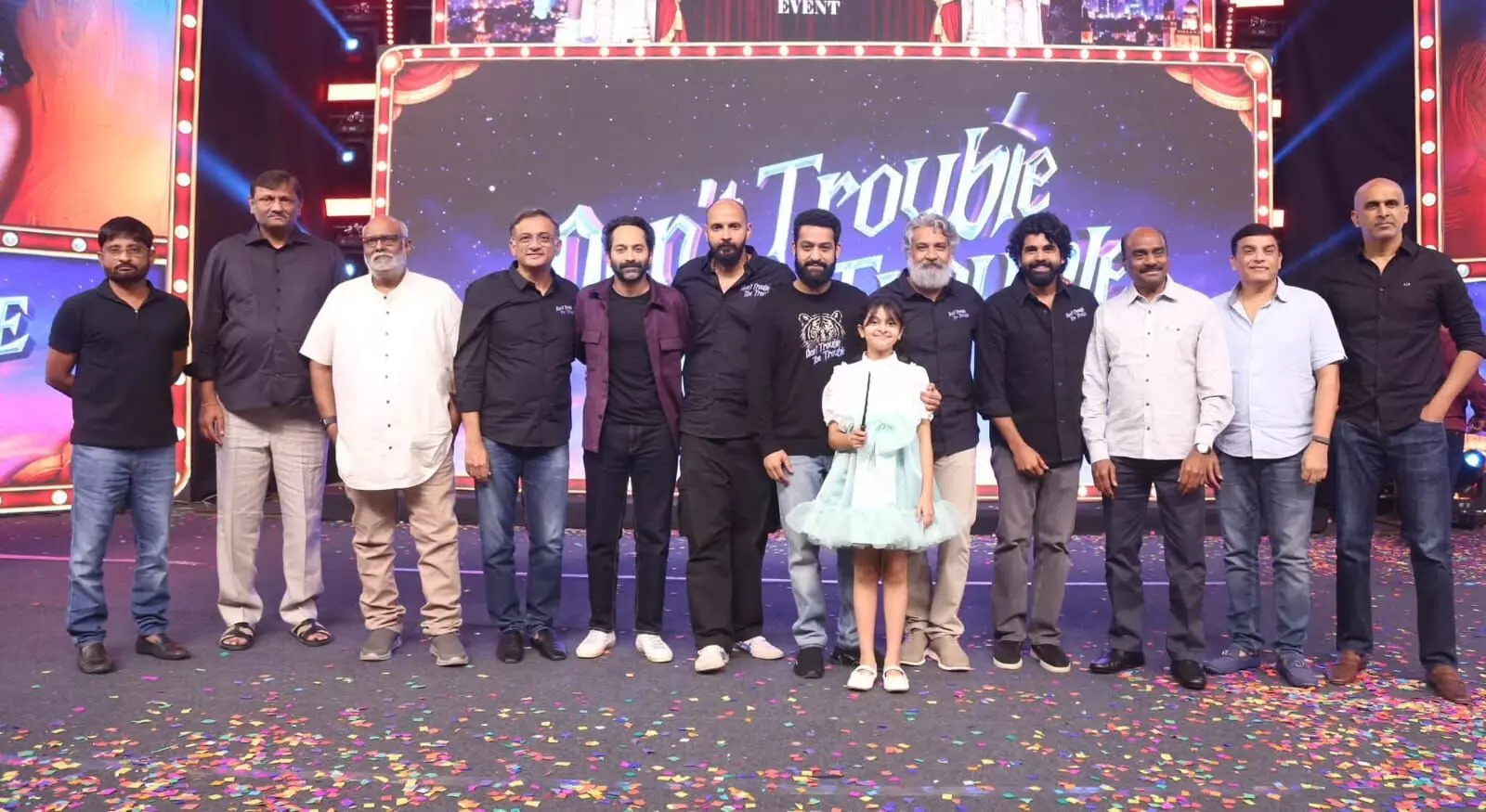 Rajamouli: సినిమా చూసి కన్నీళ్లు పెట్టుకున్నా.. ఇది బ్లాక్బస్టర్ పక్కా.. డోంట్ ట్రబుల్ ది ట్రబుల్ ఈవెంట్లో రాజమౌళి భావోద్వేగం Rajamouli: సినిమా చూసి కన్నీళ్లు పెట్టుకున్నా.. ఇది బ్లాక్బస్టర్ పక్కా.. డోంట్ ట్రబుల్ ది ట్రబుల్ ఈవెంట్లో రాజమౌళి భావోద్వేగం