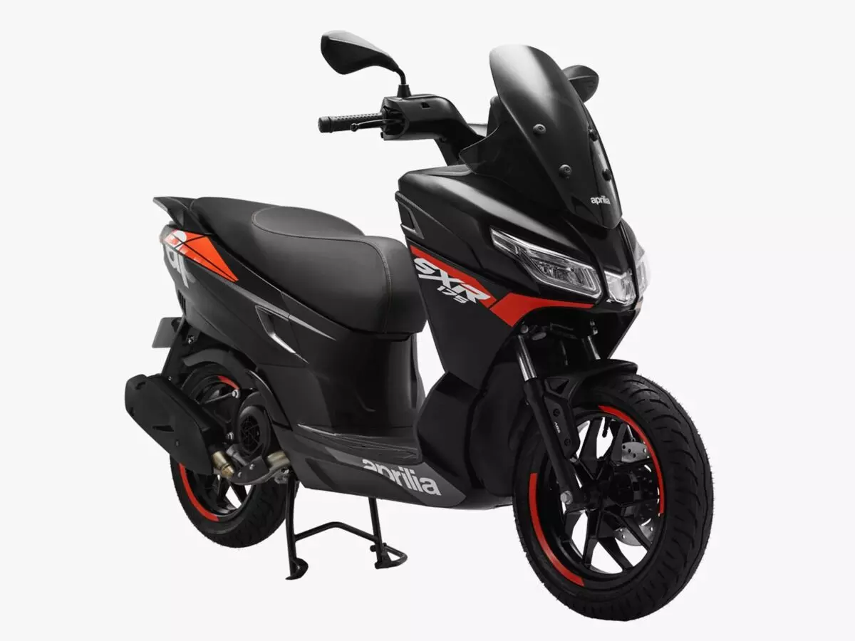 Aprilia: ఈ స్కూటర్ చూస్తే సిటీలో తిరగడమే కాదు లాంగ్ ట్రిప్స్ ప్లాన్ చేయడం పక్కా Aprilia: ఈ స్కూటర్ చూస్తే సిటీలో తిరగడమే కాదు లాంగ్ ట్రిప్స్ ప్లాన్ చేయడం పక్కా
