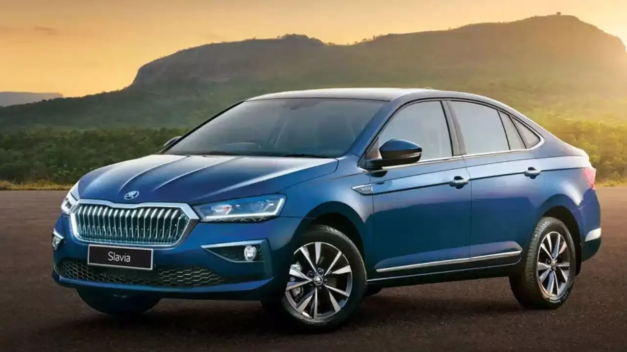 Skoda: రేట్లు పెంచే విషయంలో అస్సలు తగ్గట్లేదుగా.. స్కోడా దెబ్బకు కస్టమర్ల మైండ్ బ్లాంక్ Skoda: రేట్లు పెంచే విషయంలో అస్సలు తగ్గట్లేదుగా.. స్కోడా దెబ్బకు కస్టమర్ల మైండ్ బ్లాంక్