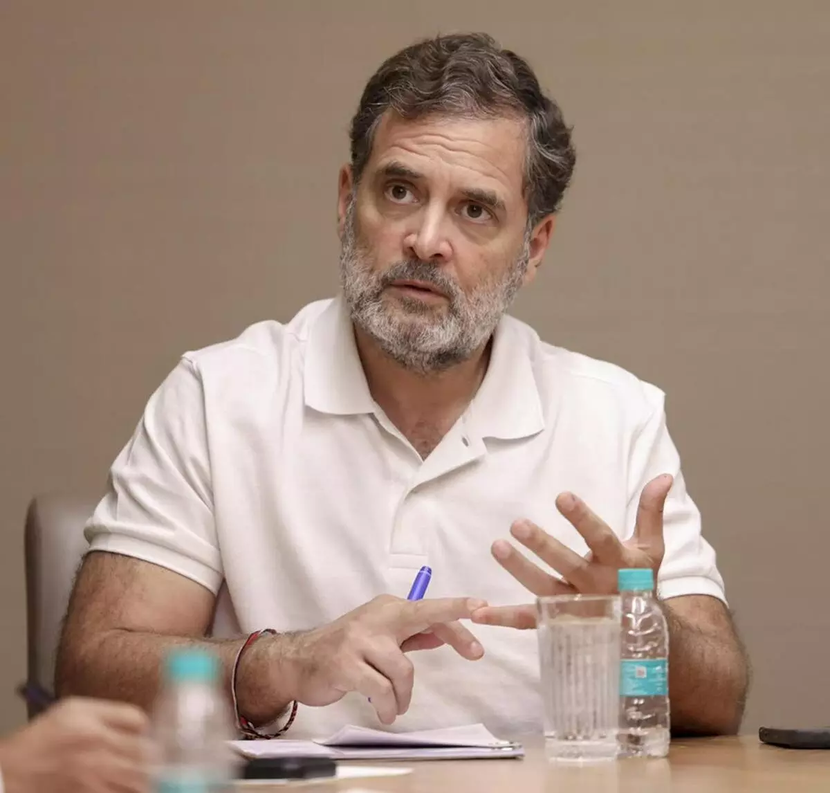 Rahul Gandhi: ఫామ్-6లో చట్టవిరుద్ధ మార్పు: ఈసీలో ఎవరు టీసీఎస్కు ఆదేశాలిచ్చారు? – రాహుల్ గాంధీ ప్రశ్న Rahul Gandhi: ఫామ్-6లో చట్టవిరుద్ధ మార్పు: ఈసీలో ఎవరు టీసీఎస్కు ఆదేశాలిచ్చారు? – రాహుల్ గాంధీ ప్రశ్న