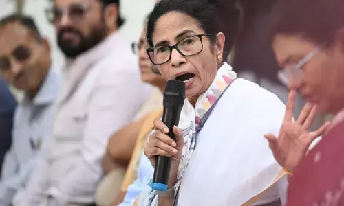 MamataBanerjee: ‘వానిష్ కుమార్’ను ప్రజలు క్షమించరు: సీఈసీపై మమతా దాడి, ఎన్నికల కమిషన్కు ఇమ్యూనిటీపై ప్రశ్న MamataBanerjee: ‘వానిష్ కుమార్’ను ప్రజలు క్షమించరు: సీఈసీపై మమతా దాడి, ఎన్నికల కమిషన్కు ఇమ్యూనిటీపై ప్రశ్న