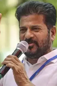 Revanth Reddy: తెలంగాణ సీఎం రేవంత్‌రెడ్డి కీలక నిర్ణయాలు: స్కూల్ బ్రేక్‌ఫాస్ట్ సెంట్రల్ కిచెన్లు, మెట్రో-ఆర్టీసీ కామన్ పాస్, రెండు డీఏలు ఆమోదం