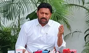 Viveka Murder Case: వివేకా హత్య కేసు: రూ.40 కోట్ల డీల్పై ఈడీ వేట.. వైకాపా ఎంపీ అవినాష్రెడ్డికి నోటీసులు Viveka Murder Case: వివేకా హత్య కేసు: రూ.40 కోట్ల డీల్పై ఈడీ వేట.. వైకాపా ఎంపీ అవినాష్రెడ్డికి నోటీసులు