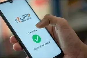 UPI: యూపీఐ పేమెంట్స్పై అదనపు ఛార్జీల భయం.. మళ్లీ క్యాష్ వైపు అడుగులు వేస్తున్న జనాలు UPI: యూపీఐ పేమెంట్స్పై అదనపు ఛార్జీల భయం.. మళ్లీ క్యాష్ వైపు అడుగులు వేస్తున్న జనాలు