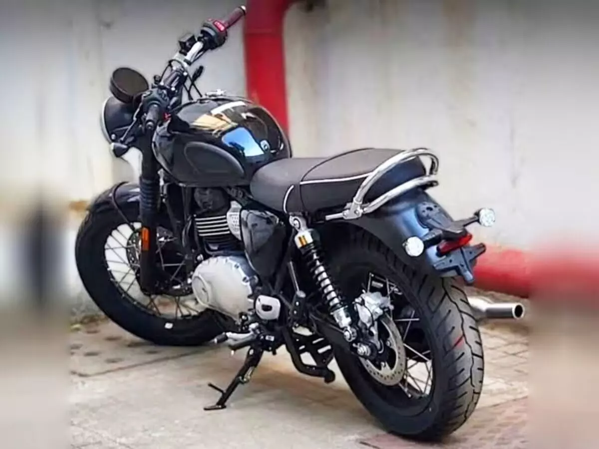 Triumph: రాయల్ ఎన్ఫీల్డ్కు చెక్ పెట్టేందుకు వస్తున్న ట్రయంఫ్ కొత్త బైక్ ఫీచర్స్ ఇవే Triumph: రాయల్ ఎన్ఫీల్డ్కు చెక్ పెట్టేందుకు వస్తున్న ట్రయంఫ్ కొత్త బైక్ ఫీచర్స్ ఇవే