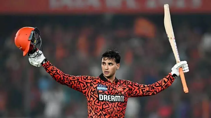 Indian Premier League: ఐపీఎల్ 2027కు ముందు SRHలో కెప్టెన్సీ లొల్లి.. సన్రైజర్స్కు అభిషేక్ శర్మ గుడ్బై? Indian Premier League: ఐపీఎల్ 2027కు ముందు SRHలో కెప్టెన్సీ లొల్లి.. సన్రైజర్స్కు అభిషేక్ శర్మ గుడ్బై?