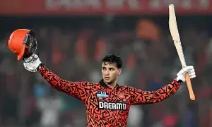 Indian Premier League: ఐపీఎల్ 2027కు ముందు SRHలో కెప్టెన్సీ లొల్లి.. సన్‌రైజర్స్‌కు అభిషేక్ శర్మ గుడ్‌బై?