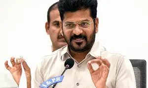 CM Revanth Reddy: విద్య, వైద్య రంగాలపై ప్రతి వారం జిల్లాల వారీగా సమీక్షించాలి: సీఎం రేవంత్రెడ్డి కీలక ఆదేశాలు CM Revanth Reddy: విద్య, వైద్య రంగాలపై ప్రతి వారం జిల్లాల వారీగా సమీక్షించాలి: సీఎం రేవంత్రెడ్డి కీలక ఆదేశాలు