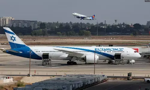 Flydubai: ఫ్లైదుబాయి కో-పైలట్ గొడ్డలితో పైలట్పై దాడి.. ‘టెర్రరిస్ట్’ ప్రయత్నమని యూఏఈ.. ఓమన్ పౌరుడు హమామ్ అల్-హమ్మామి గుర్తింపు Flydubai: ఫ్లైదుబాయి కో-పైలట్ గొడ్డలితో పైలట్పై దాడి.. ‘టెర్రరిస్ట్’ ప్రయత్నమని యూఏఈ.. ఓమన్ పౌరుడు హమామ్ అల్-హమ్మామి గుర్తింపు