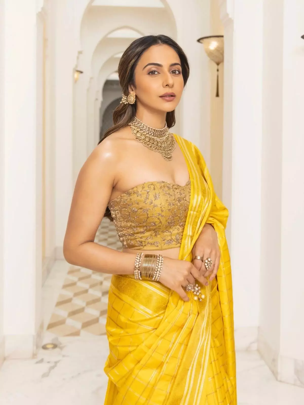 Rakul Preet Singh: ఐటీ రైడ్స్తో నాకేం సంబంధం లేదు.. సంచలనం కోసం అసత్యాలా?.. రకుల్ ప్రీత్ సింగ్ ఫైర్.. Rakul Preet Singh: ఐటీ రైడ్స్తో నాకేం సంబంధం లేదు.. సంచలనం కోసం అసత్యాలా?.. రకుల్ ప్రీత్ సింగ్ ఫైర్..