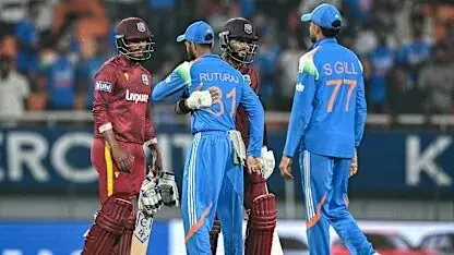 India: మూడో వన్డేలో ఓటమికి తోడు టీమిండియాకు ఐసీసీ షాక్.. స్లో ఓవర్ రేట్కు జరిమానా! India: మూడో వన్డేలో ఓటమికి తోడు టీమిండియాకు ఐసీసీ షాక్.. స్లో ఓవర్ రేట్కు జరిమానా!