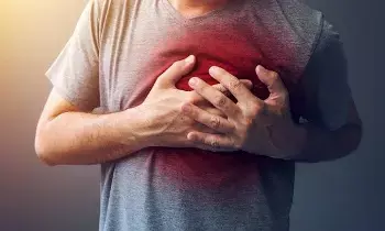 Heart Attack: గుండెపోటుకు ముందు కనిపించే కీలక లక్షణాలు ఇవే.. Heart Attack: గుండెపోటుకు ముందు కనిపించే కీలక లక్షణాలు ఇవే..