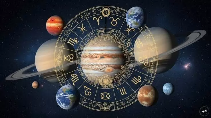 Trigraha Yoga: త్రిగ్రహ యోగం: అక్టోబర్ 17 నుంచి ఈ 3 రాశుల వారు పట్టిందల్లా బంగారమే.. Trigraha Yoga: త్రిగ్రహ యోగం: అక్టోబర్ 17 నుంచి ఈ 3 రాశుల వారు పట్టిందల్లా బంగారమే..