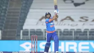 Harmanpreet Kaur: మూడు ఫార్మాట్లలో కెప్టెన్సీకి హర్మన్ప్రీత్ కౌర్ గుడ్బై Harmanpreet Kaur: మూడు ఫార్మాట్లలో కెప్టెన్సీకి హర్మన్ప్రీత్ కౌర్ గుడ్బై
