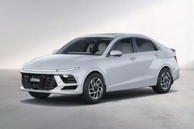 Hyundai Verna: దసరా ధమాకా.. హ్యుందాయ్ వెర్నాపై ఏకంగా రూ.1.05 లక్షల భారీ డిస్కౌంట్ Hyundai Verna: దసరా ధమాకా.. హ్యుందాయ్ వెర్నాపై ఏకంగా రూ.1.05 లక్షల భారీ డిస్కౌంట్