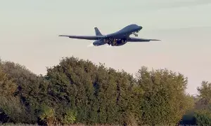 Iran Drone Attack Threat: ఇరాన్ డ్రోన్ దాడి ముప్పు: బ్రిటన్లోని యూఎస్ బాంబర్లు తక్షణమే ఉపసంహరణ Iran Drone Attack Threat: ఇరాన్ డ్రోన్ దాడి ముప్పు: బ్రిటన్లోని యూఎస్ బాంబర్లు తక్షణమే ఉపసంహరణ