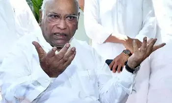 ‘Vote Chori’ Campaign: 13.3 కోట్ల ఓట్ల కోసం దేశవ్యాప్త పోరు.. ‘ఓటు చోరీ’పై కాంగ్రెస్ ఉద్యమం