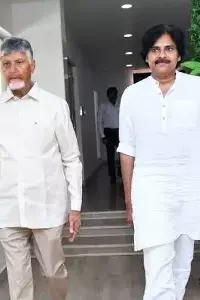 Chandrababu–Pawan Meeting: చంద్రబాబు-పవన్ కీలక భేటీ: స్థానిక ఎన్నికల్లో వంద శాతం గెలుపే లక్ష్యం Chandrababu–Pawan Meeting: చంద్రబాబు-పవన్ కీలక భేటీ: స్థానిక ఎన్నికల్లో వంద శాతం గెలుపే లక్ష్యం