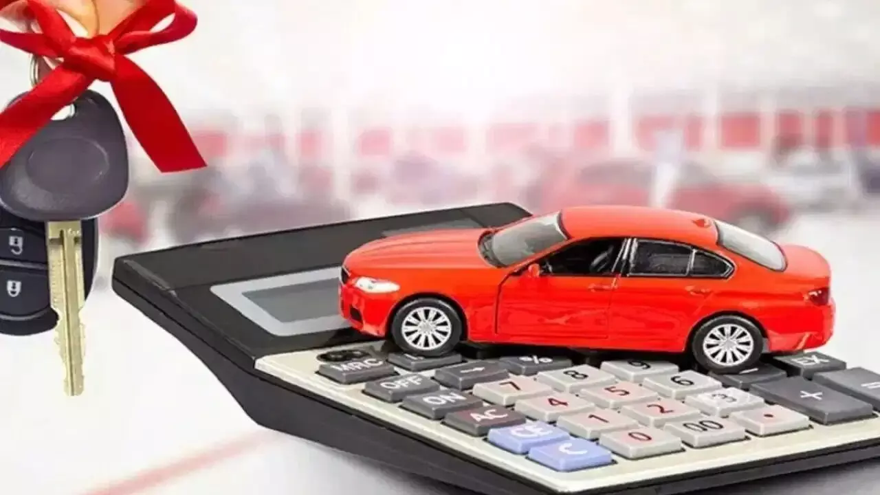 Car Loan: కార్ లోన్ తీసుకుంటున్నారా? ఆర్బీఐ నిర్ణయంతో ఎంత భారం పడుతుందో తెలుసుకోండి! Car Loan: కార్ లోన్ తీసుకుంటున్నారా? ఆర్బీఐ నిర్ణయంతో ఎంత భారం పడుతుందో తెలుసుకోండి!