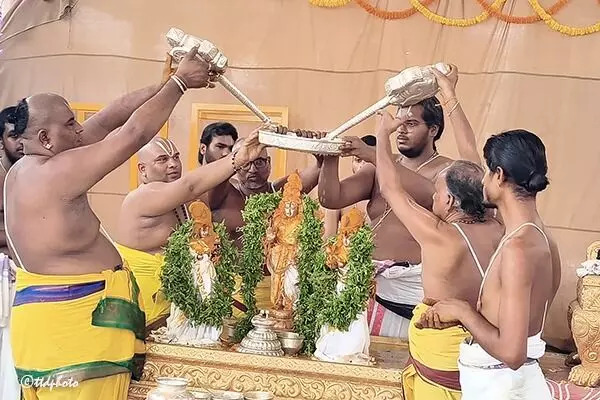 Sri Prasanna Venkateswara Swamy: అప్పలాయగుంటలో శాస్త్రోక్తంగా పవిత్రోత్సవాలు ప్రారంభం Sri Prasanna Venkateswara Swamy: అప్పలాయగుంటలో శాస్త్రోక్తంగా పవిత్రోత్సవాలు ప్రారంభం