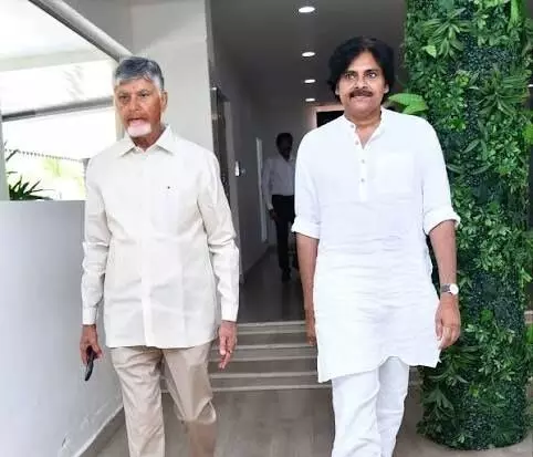 Chandrababu–Pawan Meeting: చంద్రబాబు-పవన్ కీలక భేటీ: స్థానిక ఎన్నికల్లో వంద శాతం గెలుపే లక్ష్యం Chandrababu–Pawan Meeting: చంద్రబాబు-పవన్ కీలక భేటీ: స్థానిక ఎన్నికల్లో వంద శాతం గెలుపే లక్ష్యం
