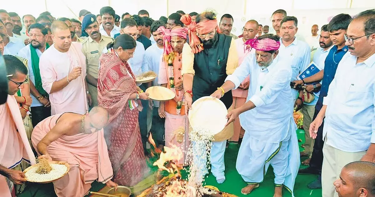 Greenfield Kitchen: పిల్లల ఆరోగ్యమే రాష్ట్ర పురోగతి – సూర్యాపేటలో గ్రీన్ఫీల్డ్ కిచెన్కు భూమి పూజ Greenfield Kitchen: పిల్లల ఆరోగ్యమే రాష్ట్ర పురోగతి – సూర్యాపేటలో గ్రీన్ఫీల్డ్ కిచెన్కు భూమి పూజ