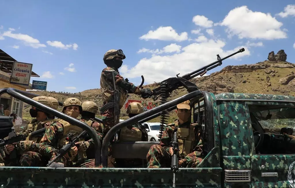 Houthis: హూతీలు బాబ్ అల్-మండబ్ జలసంధిని ఎలా ఆక్రమించారు? యెమెన్లో మళ్లీ యుద్ధం మొదలైంది Houthis: హూతీలు బాబ్ అల్-మండబ్ జలసంధిని ఎలా ఆక్రమించారు? యెమెన్లో మళ్లీ యుద్ధం మొదలైంది