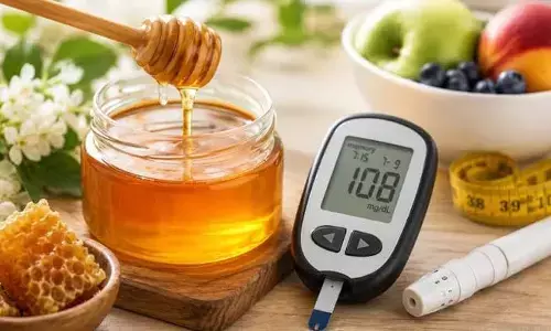Can Diabetics Eat Honey: షుగర్ పేషెంట్లు తేనె తినవచ్చా? నిపుణులు ఏమంటున్నారు.. Can Diabetics Eat Honey: షుగర్ పేషెంట్లు తేనె తినవచ్చా? నిపుణులు ఏమంటున్నారు..
