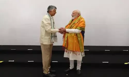 Chief Minister Nara Chandrababu Naidu: మోదీ 25 ఏళ్ల ప్రజాసేవకు అభినందనలు.. కేబినెట్ తీర్మానం, సీఎం ఎక్స్ పోస్ట్ Chief Minister Nara Chandrababu Naidu: మోదీ 25 ఏళ్ల ప్రజాసేవకు అభినందనలు.. కేబినెట్ తీర్మానం, సీఎం ఎక్స్ పోస్ట్
