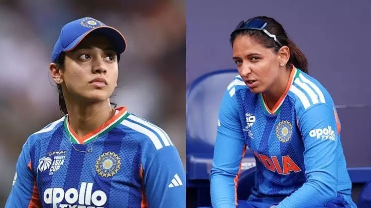 Mandhana vs Harmanpreet: మంధాన vs హర్మన్ప్రీత్..? నాయకత్వ మార్పు వేళ డ్రెస్సింగ్ రూమ్లో ముదురుతున్న విభేదాలు Mandhana vs Harmanpreet: మంధాన vs హర్మన్ప్రీత్..? నాయకత్వ మార్పు వేళ డ్రెస్సింగ్ రూమ్లో ముదురుతున్న విభేదాలు
