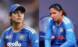 Mandhana vs Harmanpreet: మంధాన vs హర్మన్ప్రీత్..? నాయకత్వ మార్పు వేళ డ్రెస్సింగ్ రూమ్లో ముదురుతున్న విభేదాలు Mandhana vs Harmanpreet: మంధాన vs హర్మన్ప్రీత్..? నాయకత్వ మార్పు వేళ డ్రెస్సింగ్ రూమ్లో ముదురుతున్న విభేదాలు