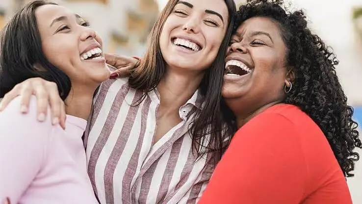 Laughter Is Not Just Fun: నవ్వు నాలుగు విధాల చేటు కాదు.. ఆరోగ్యానికి మేలు.. నవ్వితే శరీరంలో జరిగే అద్భుతాలివే.. Laughter Is Not Just Fun: నవ్వు నాలుగు విధాల చేటు కాదు.. ఆరోగ్యానికి మేలు.. నవ్వితే శరీరంలో జరిగే అద్భుతాలివే..