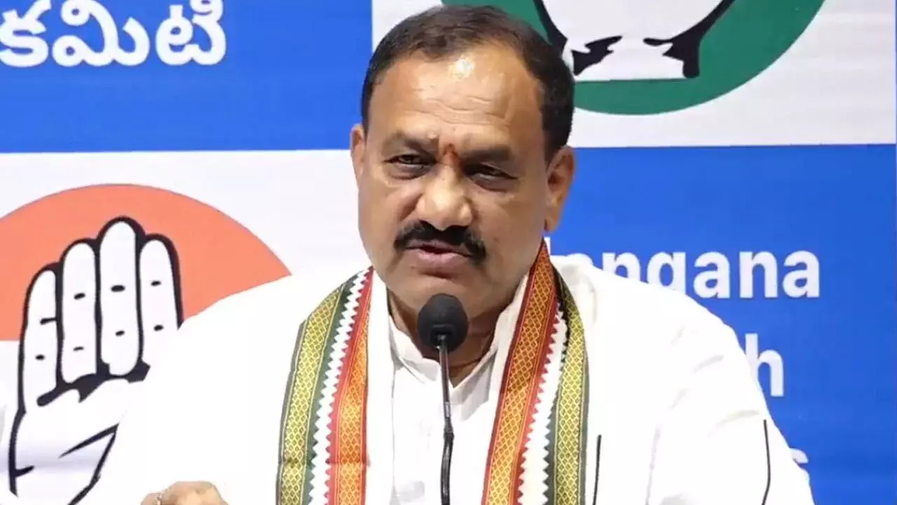 Mahesh Kumar Goud: SIRపై బీఆర్ఎస్ మౌనం.. బీజేపీతో రహస్య ఒప్పందమంటూ మహేశ్కుమార్గౌడ్ తీవ్ర విమర్శ Mahesh Kumar Goud: SIRపై బీఆర్ఎస్ మౌనం.. బీజేపీతో రహస్య ఒప్పందమంటూ మహేశ్కుమార్గౌడ్ తీవ్ర విమర్శ
