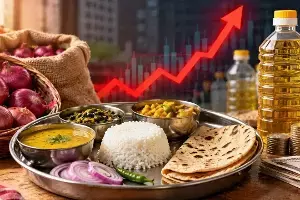 Food Inflation: 10 శాతం పెరిగిన భోజనం ధర.. మండిపోతున్న ఉల్లిపాయలు, నూనె రేట్లు