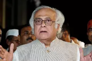 Congress: జ్ఞానేష్గేట్ ప్రభావంతో మోదీ వెనకడుగు? అమెరికా వీసా ఆంక్షలపై స్పందించరన్న కాంగ్రెస్ Congress: జ్ఞానేష్గేట్ ప్రభావంతో మోదీ వెనకడుగు? అమెరికా వీసా ఆంక్షలపై స్పందించరన్న కాంగ్రెస్
