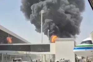Riyadh Airport: రియాధ్ విమానాశ్రయంపై హౌతీల క్షిపణి దాడి.. ముగ్గురు సౌదీ పౌరులు, పైలట్ బలి Riyadh Airport: రియాధ్ విమానాశ్రయంపై హౌతీల క్షిపణి దాడి.. ముగ్గురు సౌదీ పౌరులు, పైలట్ బలి