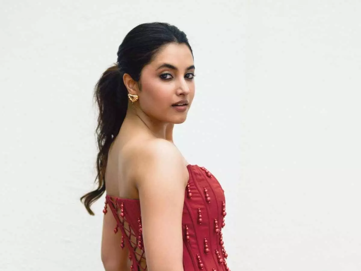 Priyanka Arul Mohan: ప్రియాంక అరుల్ మోహన్కు కెరీర్లోనే భారీ పారితోషికం.. రవితేజ ‘తులాభారం’తో బంపర్ ఆఫర్! Priyanka Arul Mohan: ప్రియాంక అరుల్ మోహన్కు కెరీర్లోనే భారీ పారితోషికం.. రవితేజ ‘తులాభారం’తో బంపర్ ఆఫర్!