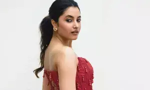 Priyanka Arul Mohan: ప్రియాంక అరుల్ మోహన్కు కెరీర్లోనే భారీ పారితోషికం.. రవితేజ ‘తులాభారం’తో బంపర్ ఆఫర్! Priyanka Arul Mohan: ప్రియాంక అరుల్ మోహన్కు కెరీర్లోనే భారీ పారితోషికం.. రవితేజ ‘తులాభారం’తో బంపర్ ఆఫర్!