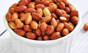 Should You Avoid Drinking Water Right After Eating Peanuts: వేరుశెనగలు తిన్న వెంటనే నీళ్లు తాగకూడదా? గొంతు నొప్పి, అజీర్తి వస్తుందన్న ప్రచారంలో నిజమెంత?