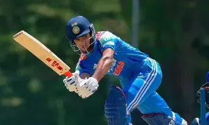 Vinoo Mankad Trophy:  వీనూ మన్కడ్ ట్రోఫీ.. సెహ్వాగ్ కొడుకుపై ద్రవిడ్ కొడుకు విధ్వంసం.. 41 బంతుల్లోనే 85 రన్స్ బాదిన అన్వయ్..