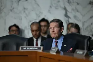Senators Urge Trump: రష్యా డీజిల్‌ ఒప్పందాన్ని రద్దు చేయండి.. ట్రంప్‌కు సెనేటర్ల డిమాండ్‌