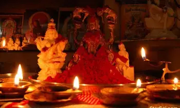 Navratri Special:  నవరాత్రి ప్రత్యేకం: పెళ్లికాని యువతులు దుర్గాదేవికి కుంకుమ సమర్పించవచ్చా? శాస్త్రాలు ఏం చెబుతున్నాయి?