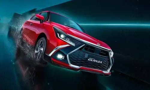 Toyota Glanza: బాలెనోకు గట్టి పోటీ.. రూ.6.99 లక్షల ప్రారంభ ధరతో కొత్త టయోటా గ్లాంజా లాంచ్