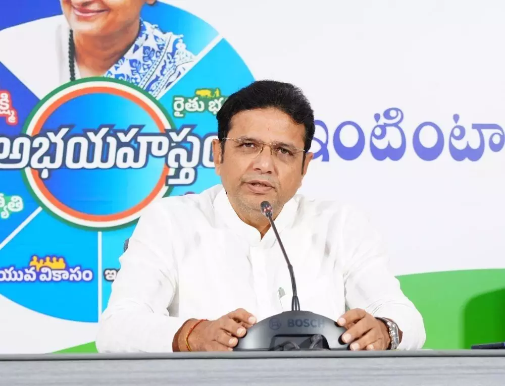 Sridhar Babu: సింగరేణి ప్రైవేటీకరణకు నో ఛాన్స్.. అడ్డుకుని తీరుతాం! కేటీఆర్పై శ్రీధర్బాబు ఫైర్ Sridhar Babu: సింగరేణి ప్రైవేటీకరణకు నో ఛాన్స్.. అడ్డుకుని తీరుతాం! కేటీఆర్పై శ్రీధర్బాబు ఫైర్